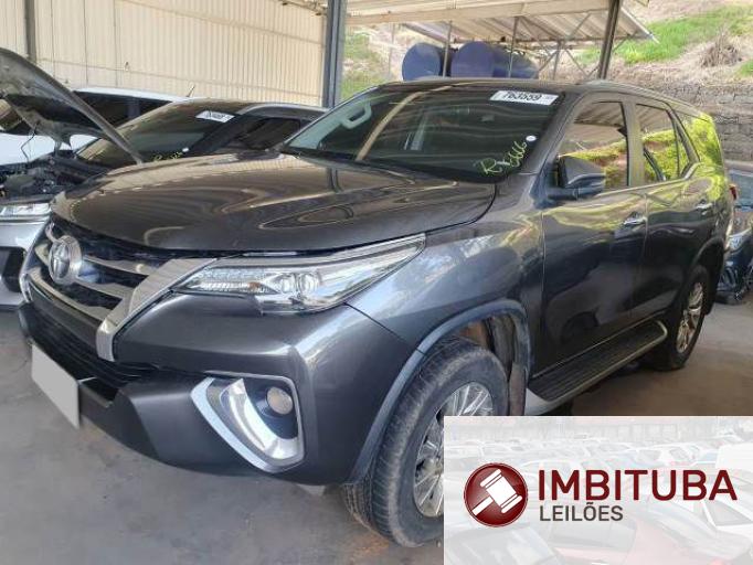 TOYOTA HILUX SW4 21/21